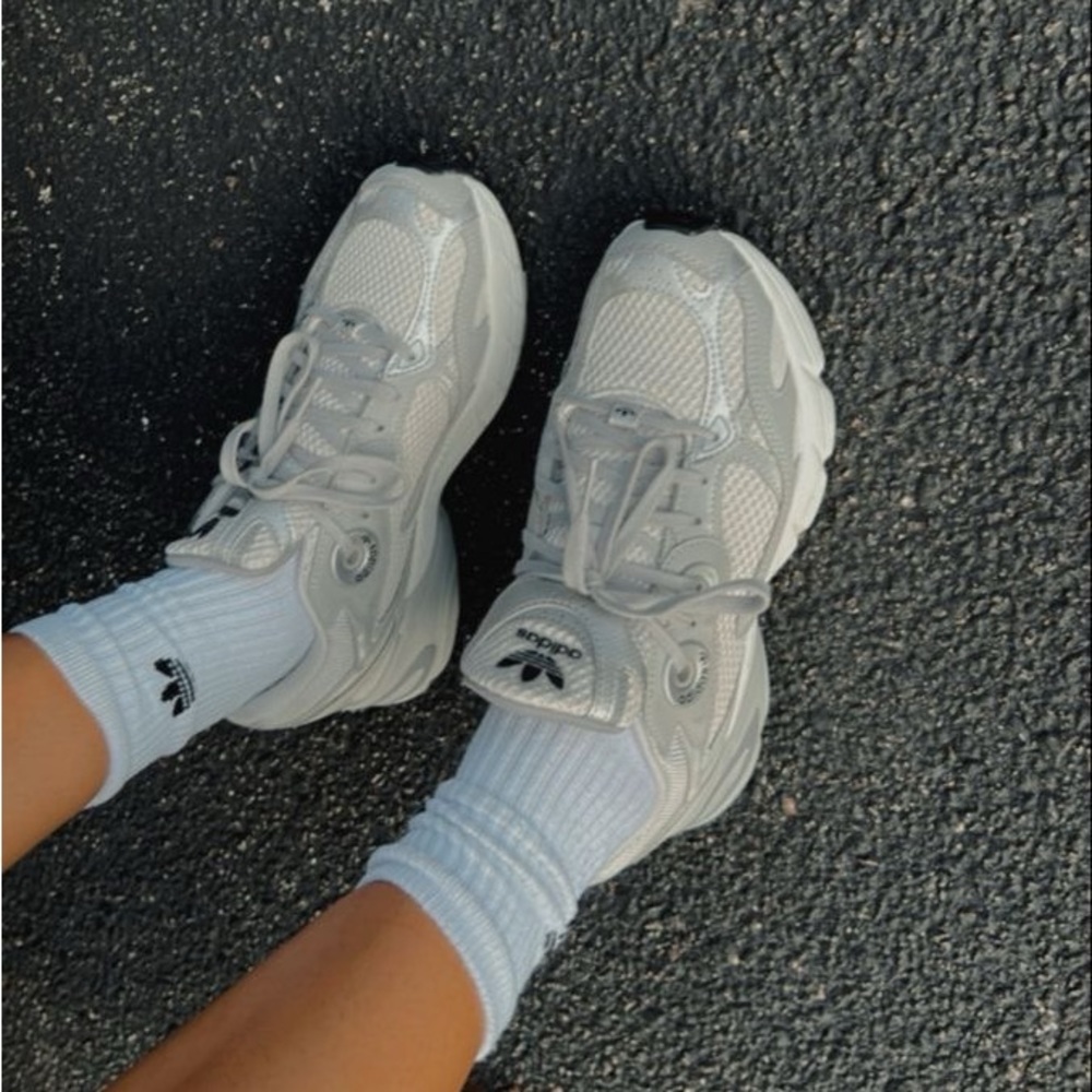 Adidas Astir Sneakers 👟